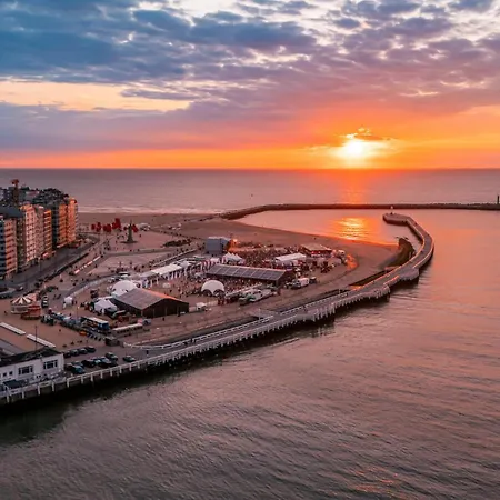 Queen - Luxe & House - 4, 3 Or 2 Bedrooms *