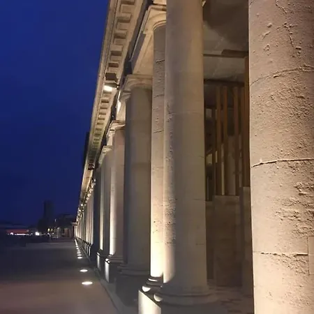 Queen - Luxe & House - 4, 3 Or 2 Bedrooms Semesterbostad