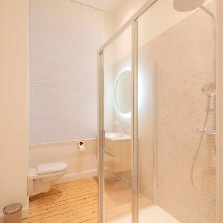 Queen - Luxe & House - 4 Bedrooms